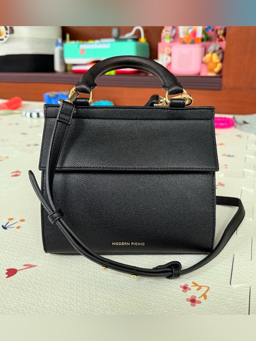 Modern Picnic The Luncher Black Top-Handle Crossbody insulated LUNCH BAG